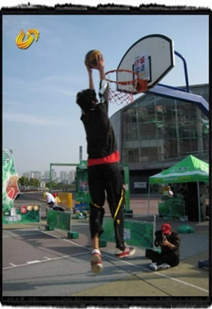 业余篮球爱好者在哪里可以找到表演赛资源_1